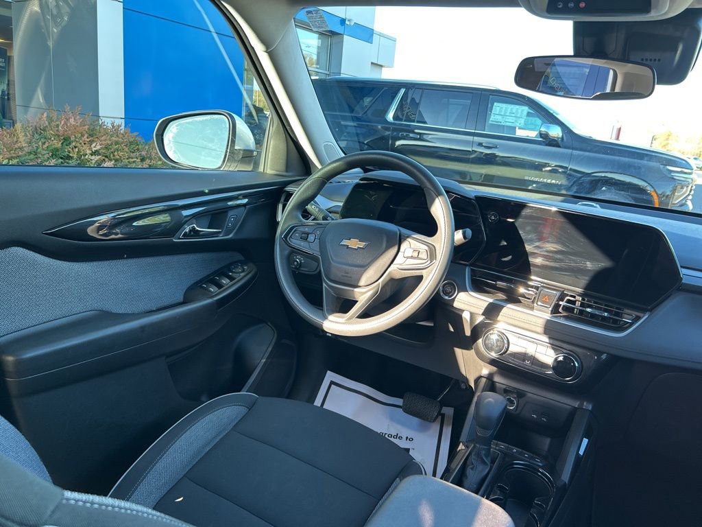 Used 2024 Chevrolet TrailBlazer LT image 14