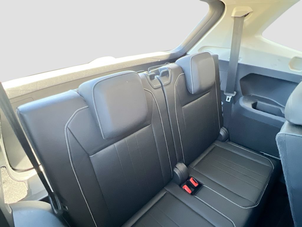 Used 2022 Volkswagen Tiguan SE FWD image 26
