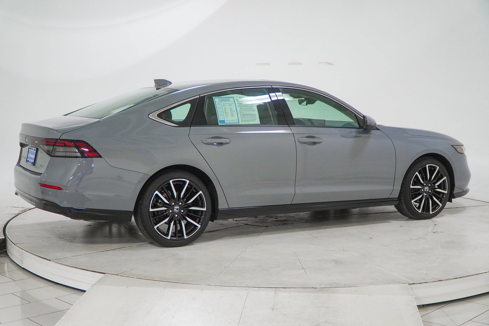 Used 2024 Honda Accord Touring image 11