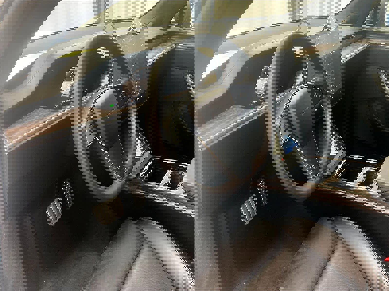 Used 2022 Tesla Model S image 8