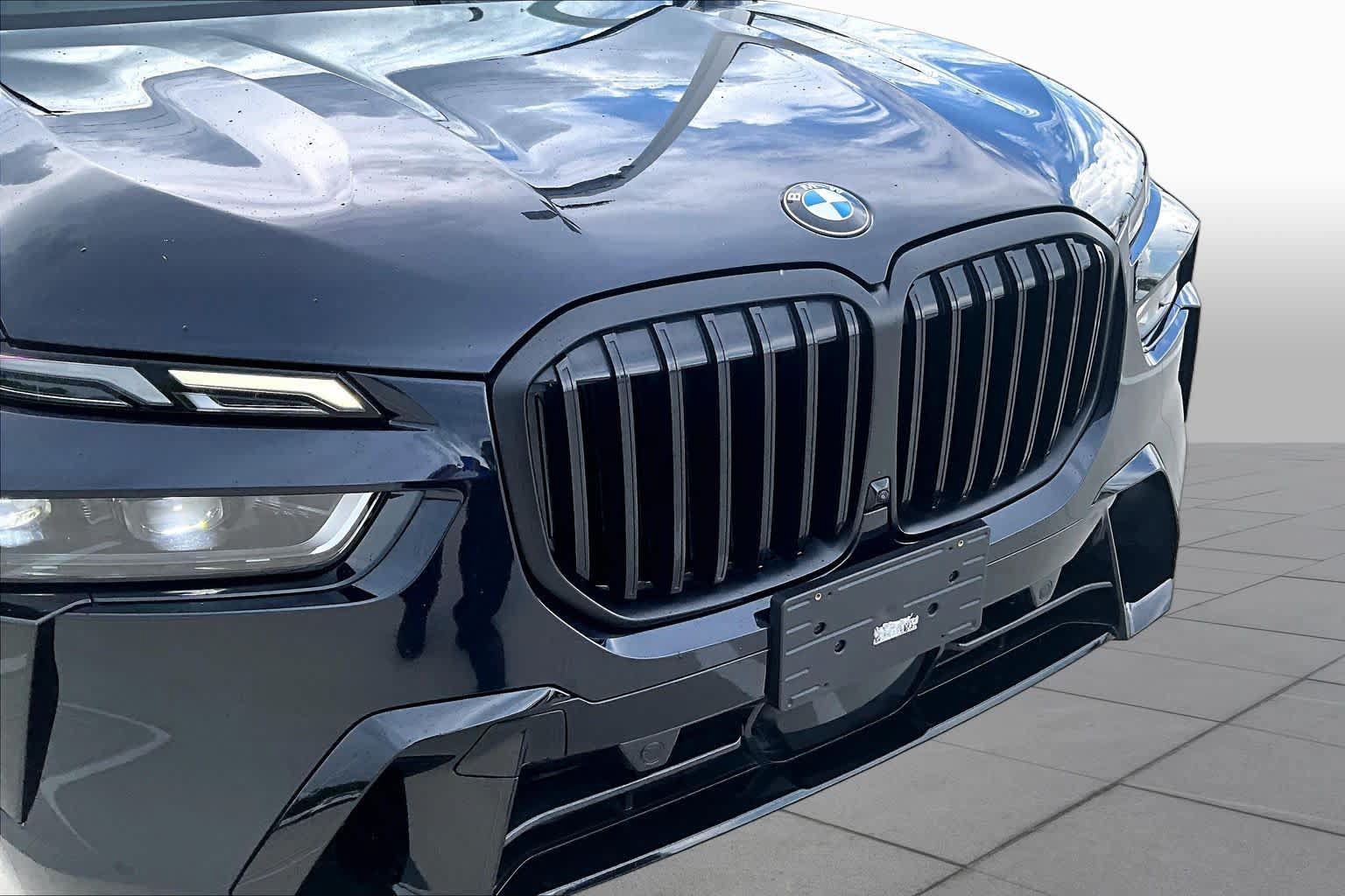 Used 2025 BMW X7 xDrive40i w/ M Sport Package AWD/4WD image 28