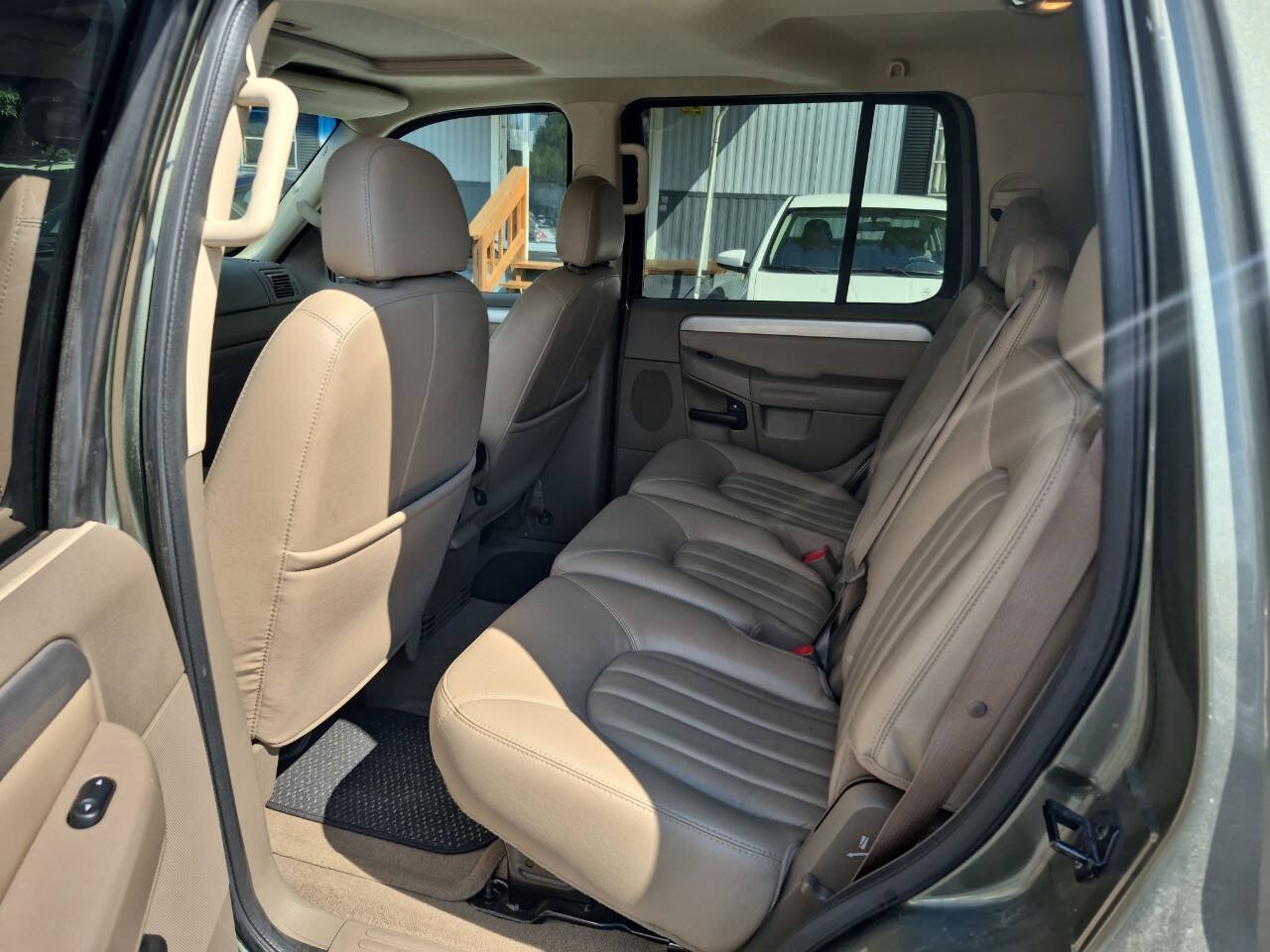 Used 2004 Mercury Mountaineer Luxury AWD/4WD image 6