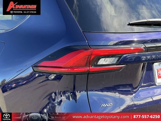 Used 2024 Toyota Grand Highlander AWD image 13
