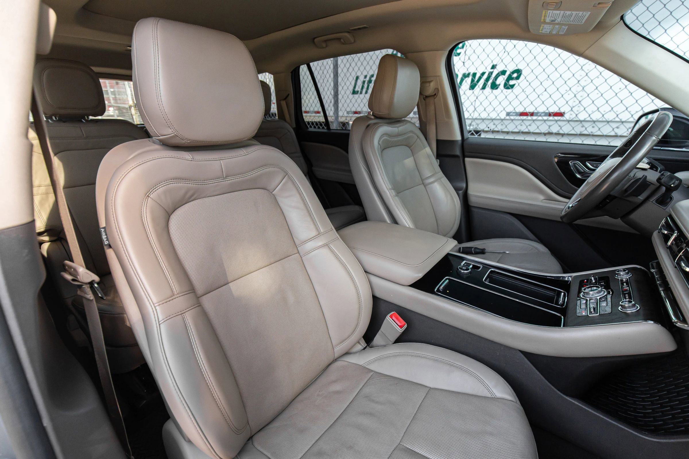 Used 2020 Lincoln Aviator Reserve w/ Equipment Group 201A image 35