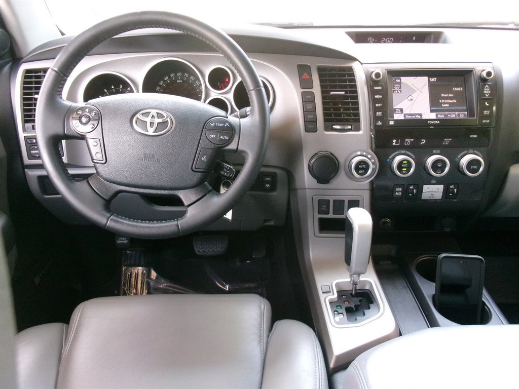 Used 2013 Toyota Sequoia Limited RWD image 40
