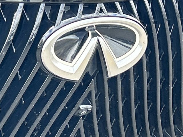 Certified 2025 INFINITI QX80 Sensory image 10