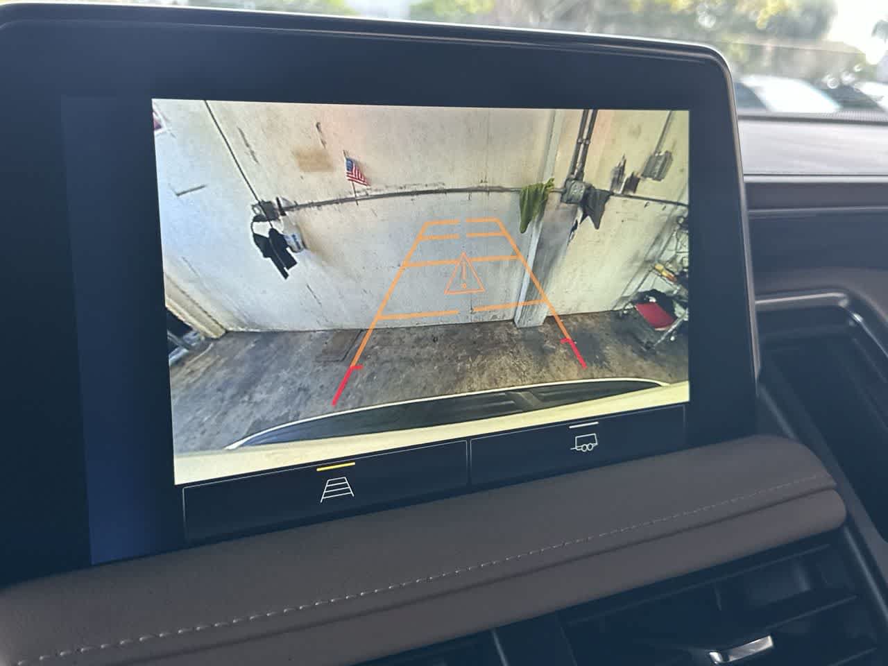 Used 2024 Chevrolet Suburban Premier RWD image 19