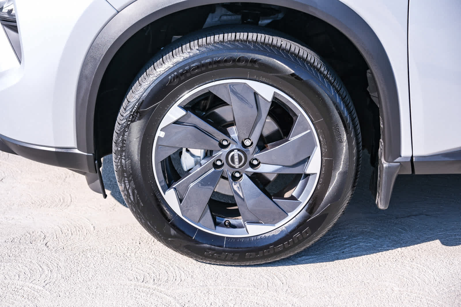 Used 2025 Nissan Rogue SV AWD/4WD image 10