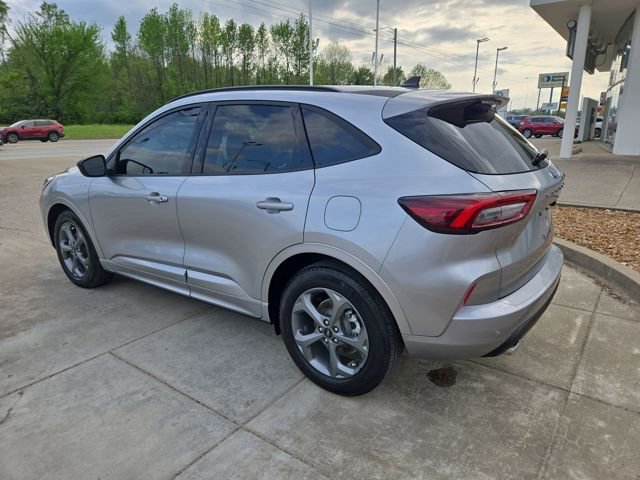 Used 2023 Ford Escape ST-Line w/ Tech Pack #1 FWD image 3