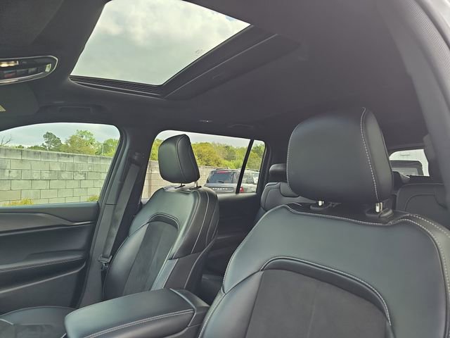 Used 2024 Jeep Grand Cherokee L Altitude image 17