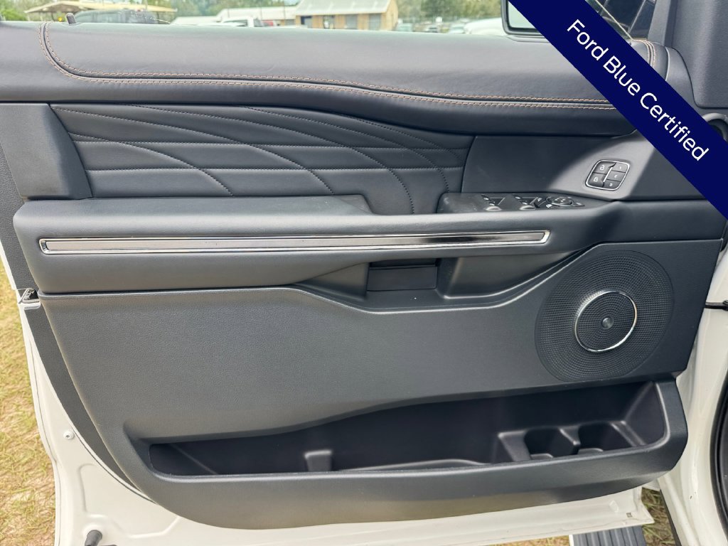 Used 2022 Ford Expedition Platinum AWD/4WD image 35