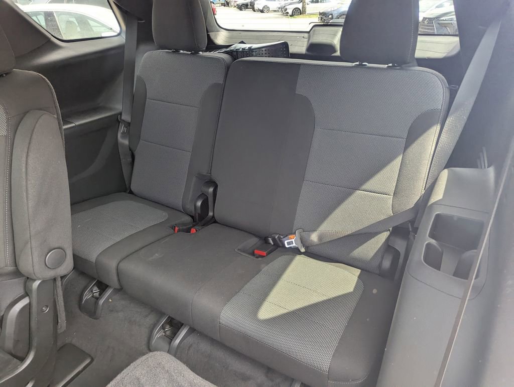 Used 2022 Chevrolet Traverse LT image 38