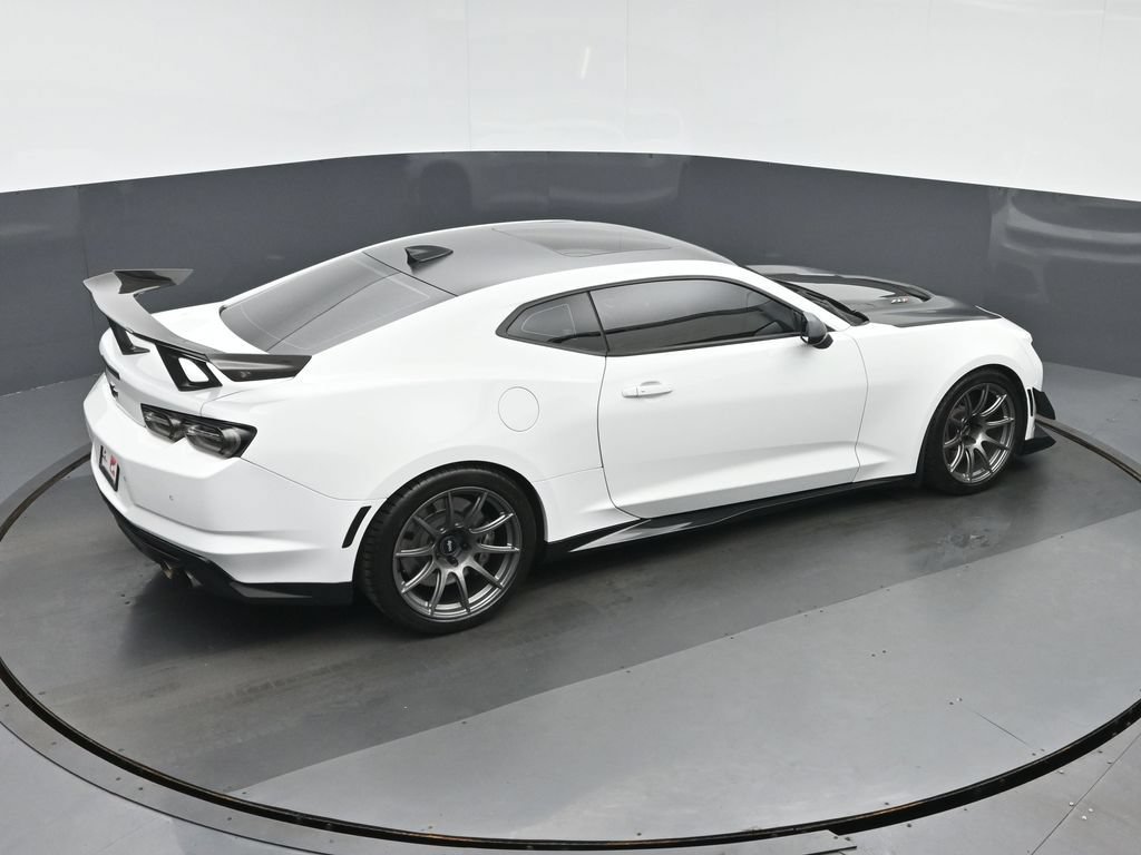 Used 2019 Chevrolet Camaro ZL1 RWD image 33