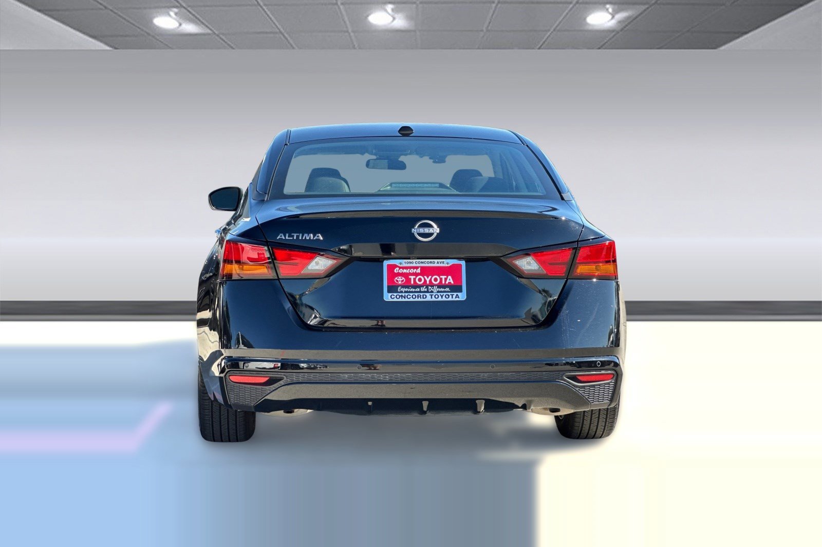 Used 2025 Nissan Altima 2.5 SV image 8