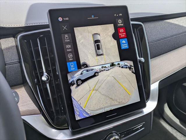 New 2026 Volvo XC90 T8 Plus w/ Protection Package AWD/4WD image 9