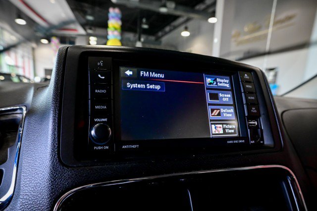 Used 2019 Dodge Grand Caravan SE FWD image 35