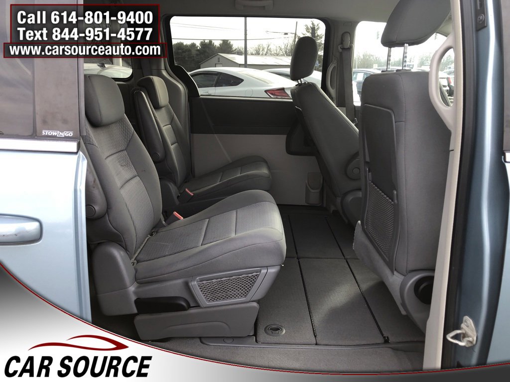 Used 2009 Chrysler Town & Country LX image 21