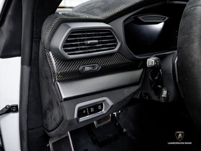 Used 2024 Lamborghini Urus Performante AWD/4WD image 34