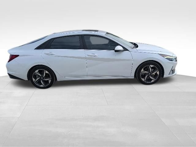 Used 2021 Hyundai Elantra SEL w/ Convenience + Premium Package FWD image 2