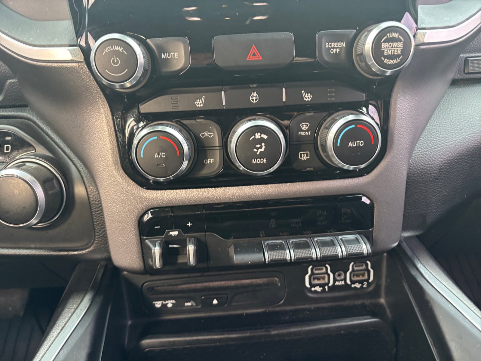 Used 2019 RAM 1500 Big Horn AWD/4WD image 17
