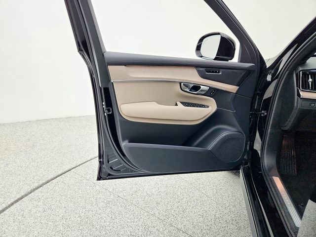 New 2026 Volvo XC90 B6 Plus w/ Protection Package image 23