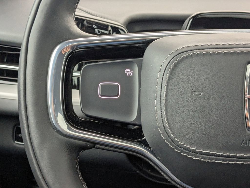 New 2025 Lincoln Navigator Reserve w/ Jet Appearance Package image 29