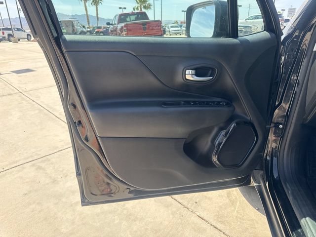 Certified 2020 Jeep Renegade Altitude AWD/4WD image 18