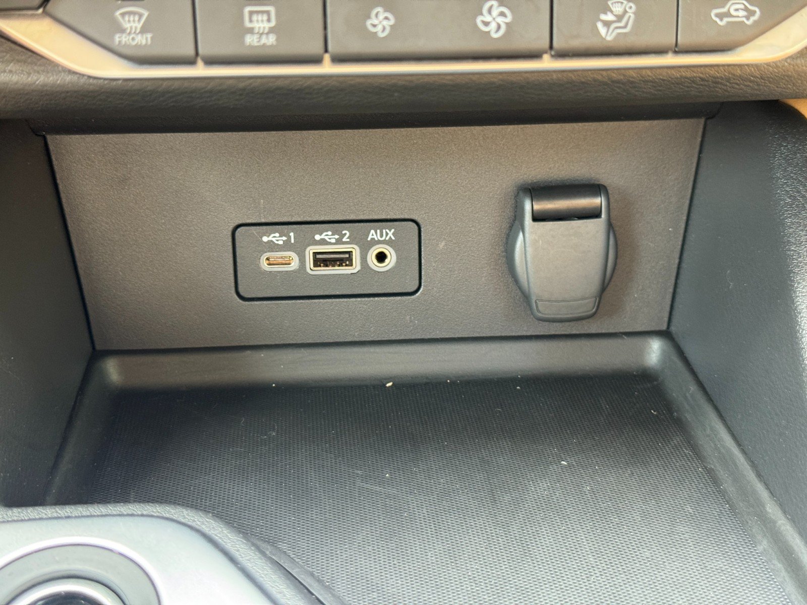 Used 2023 Nissan Sentra SV w/ SV Premium Package FWD image 26