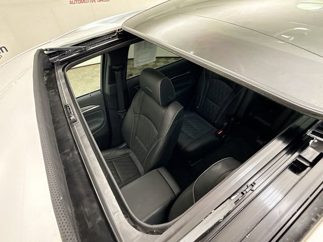 Used 2023 Buick Enclave Avenir image 23