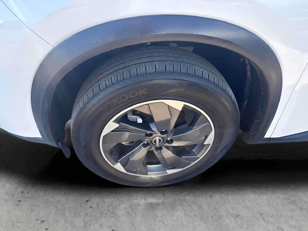 Used 2024 Nissan Rogue SV AWD/4WD image 5