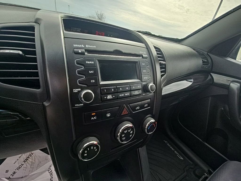Used 2012 Kia Sorento LX image 17