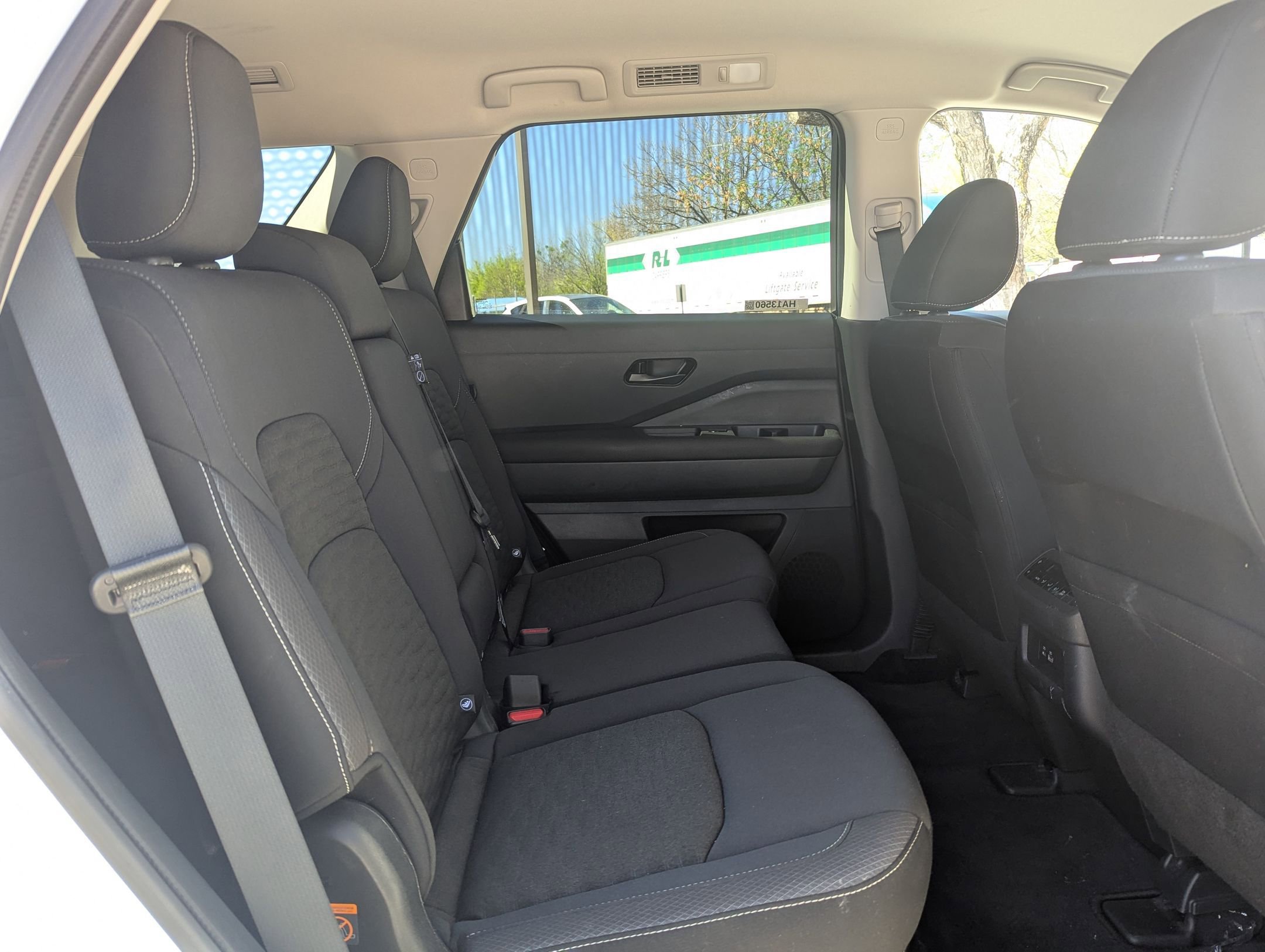 Used 2025 Nissan Pathfinder SV image 25