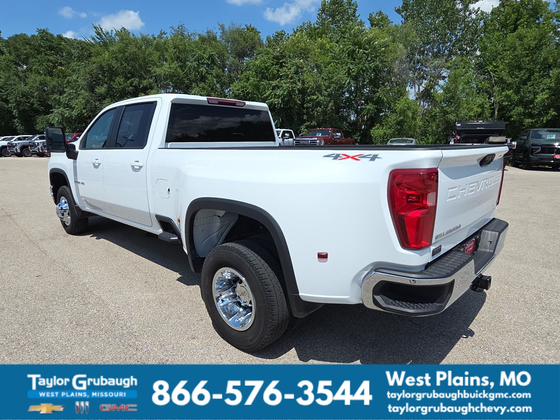 Used 2025 Chevrolet Silverado 3500 LT w/ Convenience Package AWD/4WD image 6