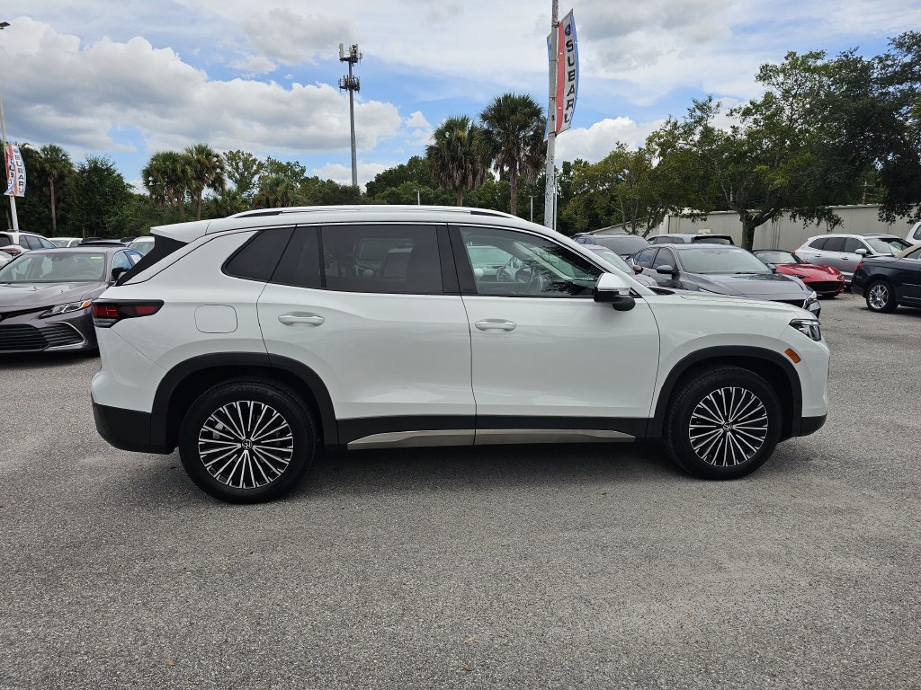 Used 2025 Volkswagen Tiguan S FWD image 2
