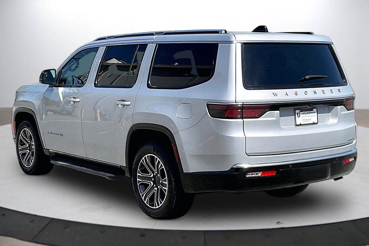 Used 2024 Jeep Wagoneer Series II AWD/4WD image 7