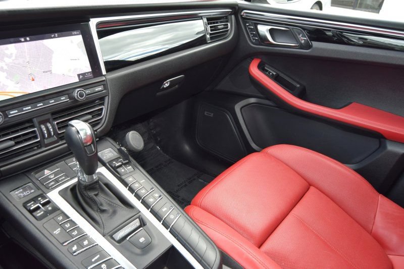 Used 2019 Porsche Macan AWD/4WD image 28