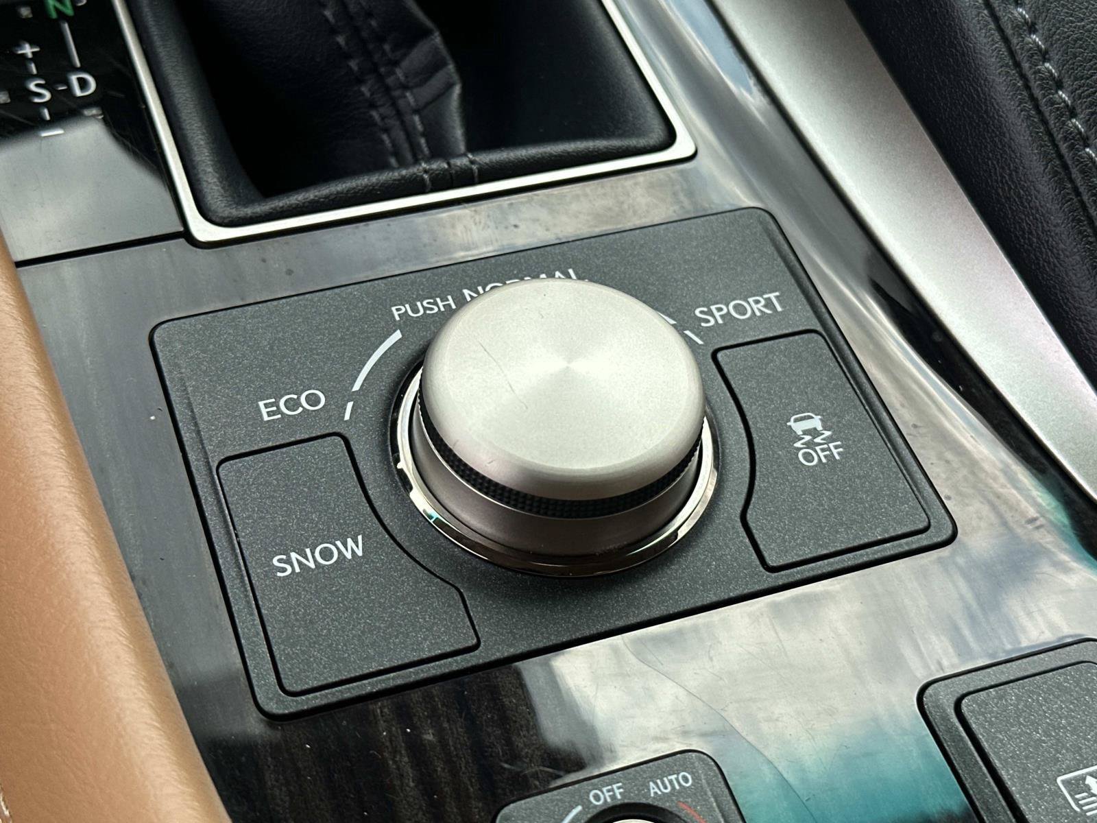 Used 2015 Lexus LS 460 AWD w/ Comfort Package image 18