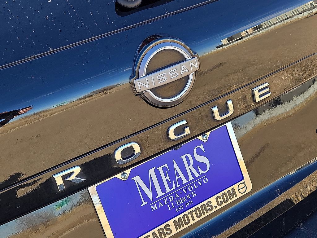 Used 2023 Nissan Rogue SV image 11