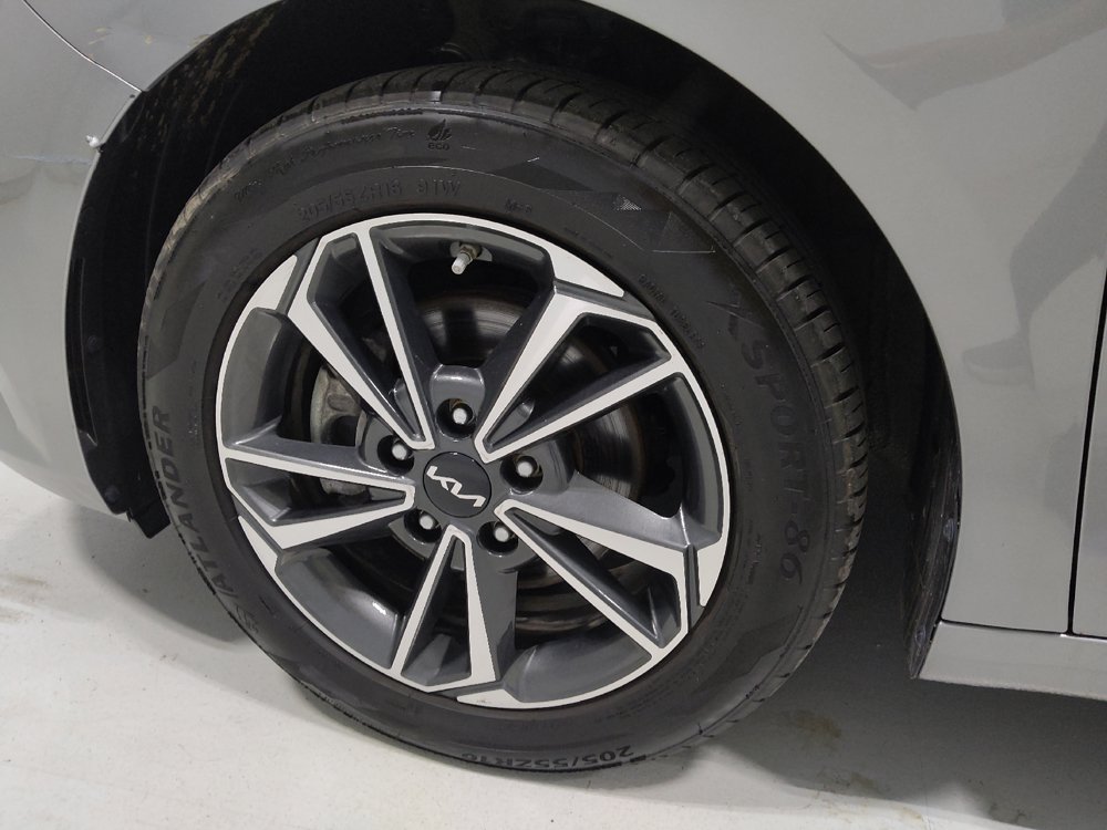 Used 2022 Kia Forte LXS FWD image 31