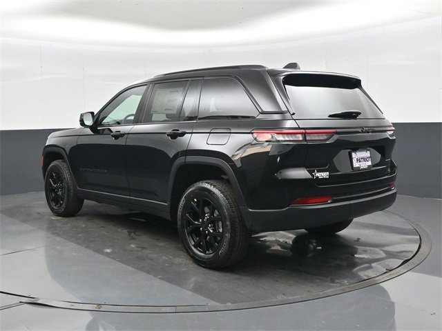 New 2025 Jeep Grand Cherokee Altitude image 6