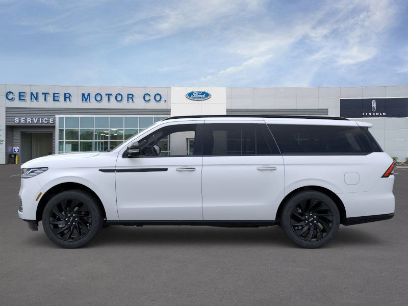 New 2025 Lincoln Navigator L Reserve image 3