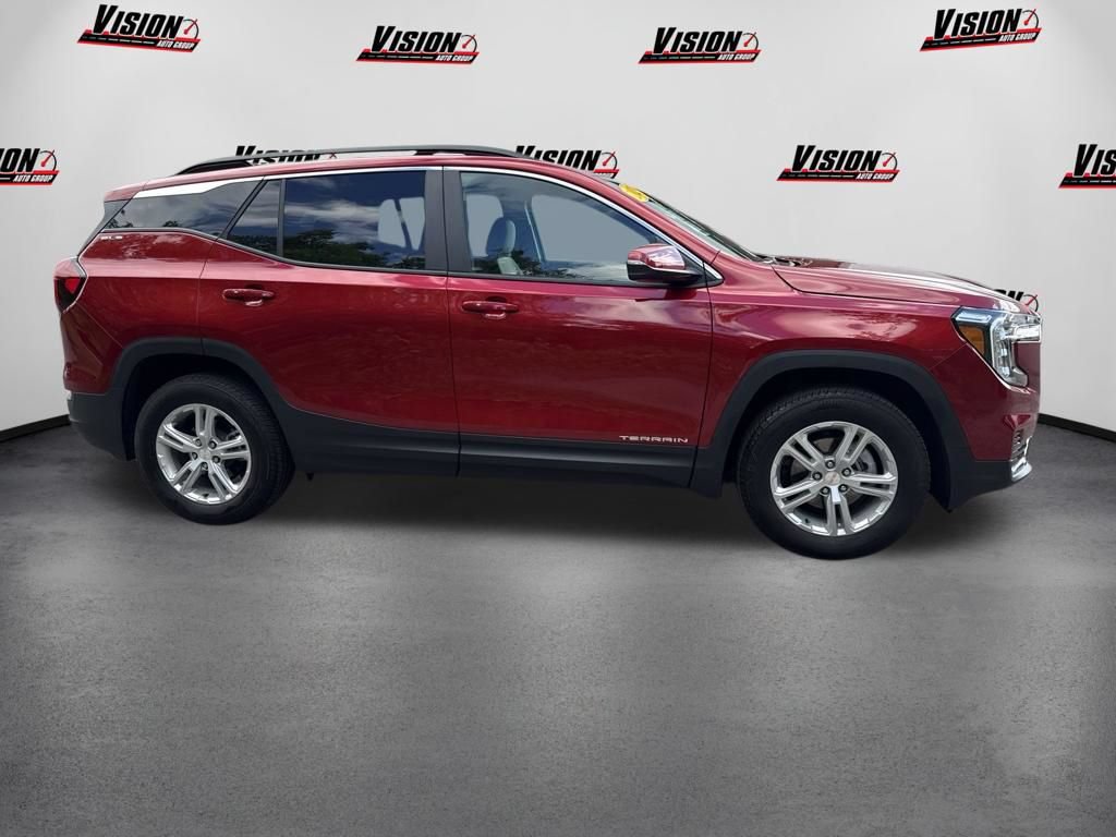 Used 2023 GMC Terrain SLE w/ Driver Convenience Package AWD/4WD image 4