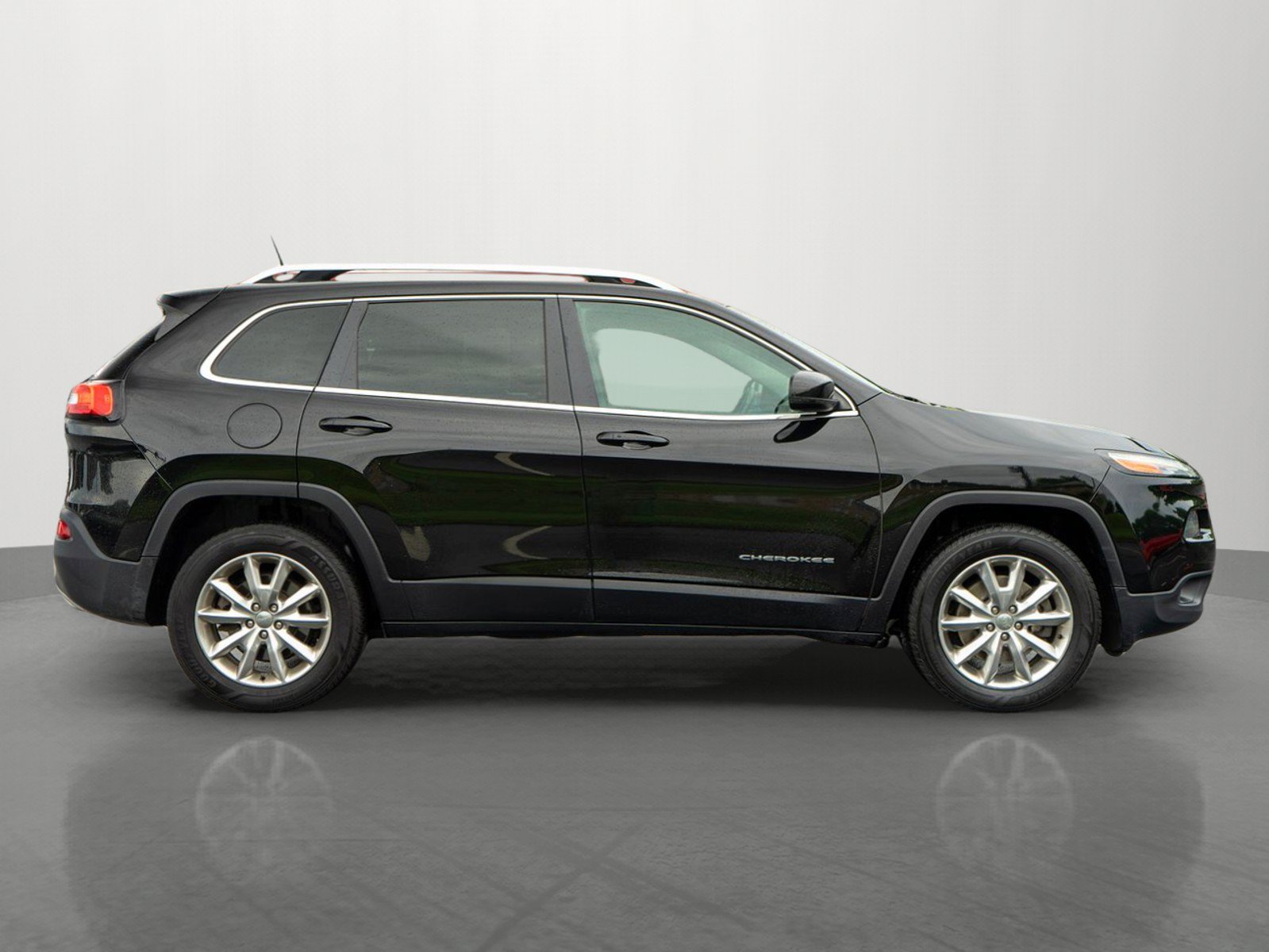 Used 2017 Jeep Cherokee Limited w/ Trailer Tow Group AWD/4WD image 8