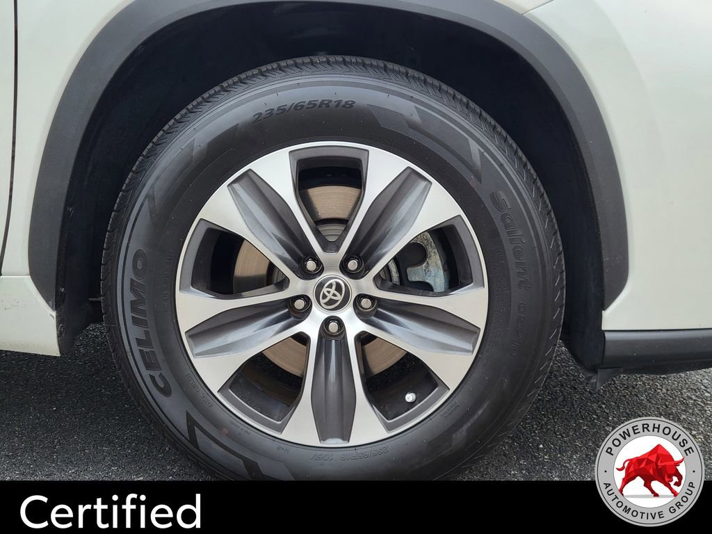 Used 2020 Toyota Highlander XLE FWD image 12
