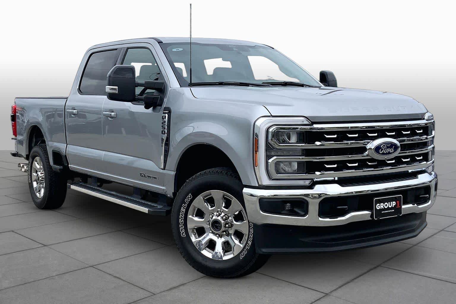 Used 2024 Ford F250 Lariat w/ FX4 Off-Road Package AWD/4WD image 3
