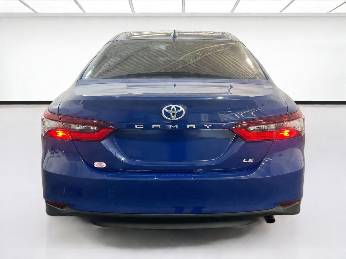 Used 2024 Toyota Camry LE FWD image 5