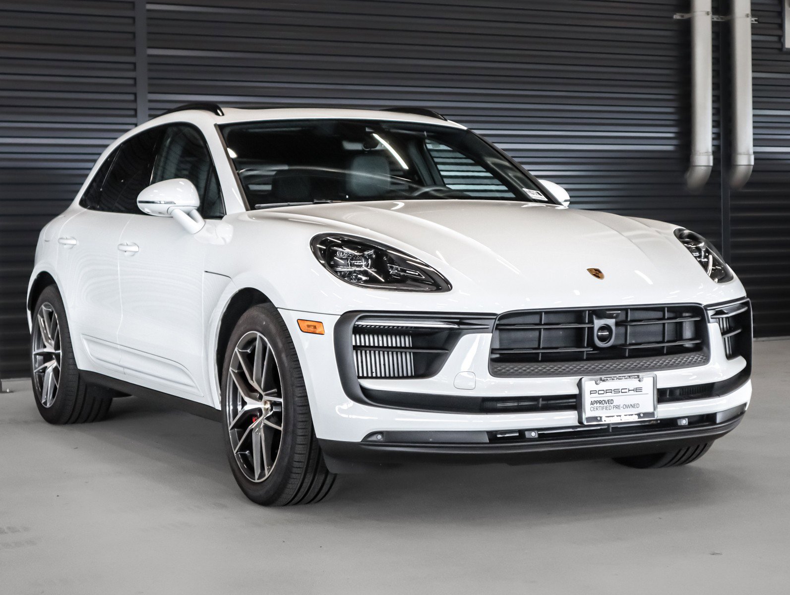 Certified 2025 Porsche Macan S AWD/4WD image 7