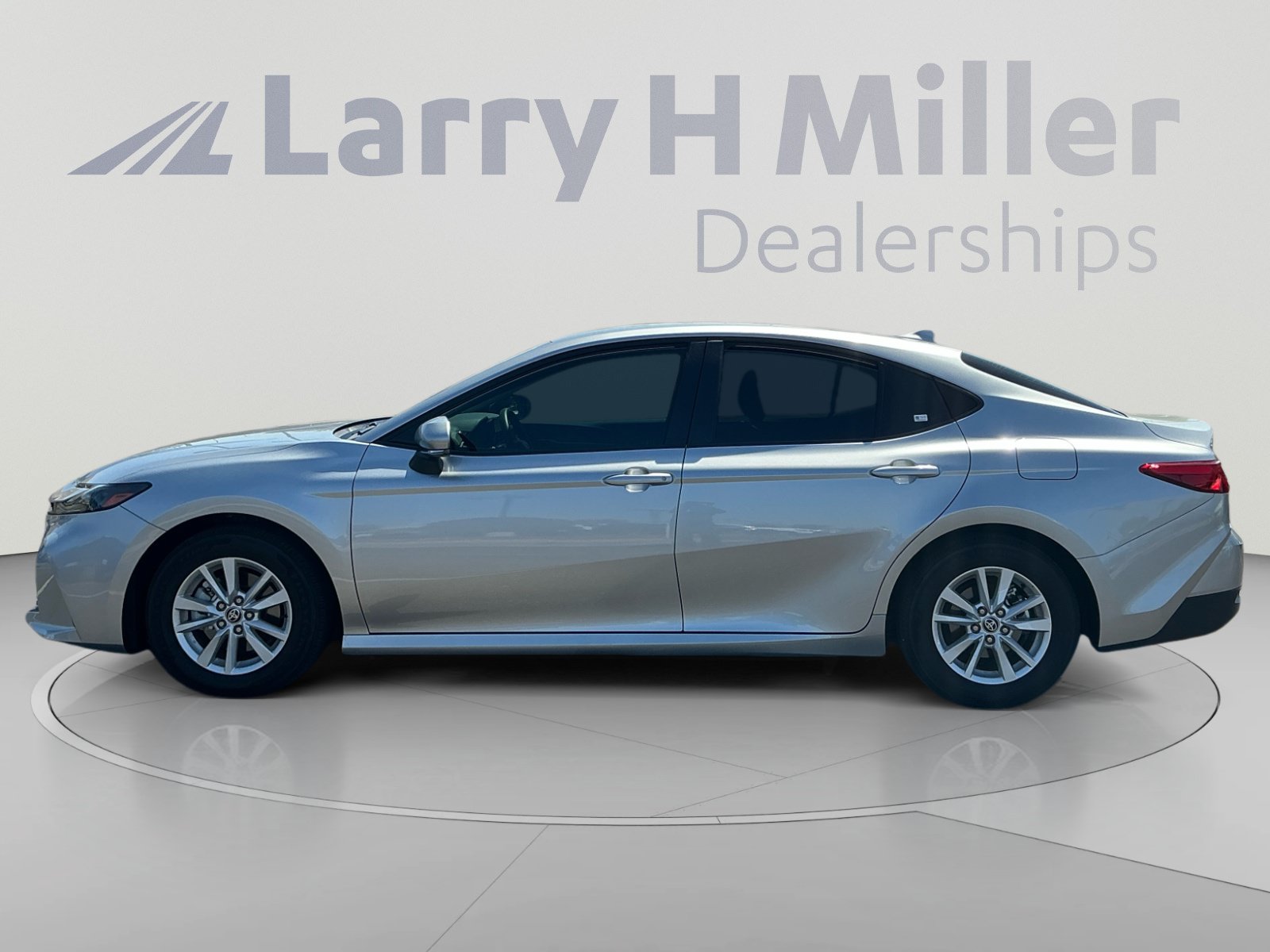 Used 2026 Toyota Camry LE FWD image 2