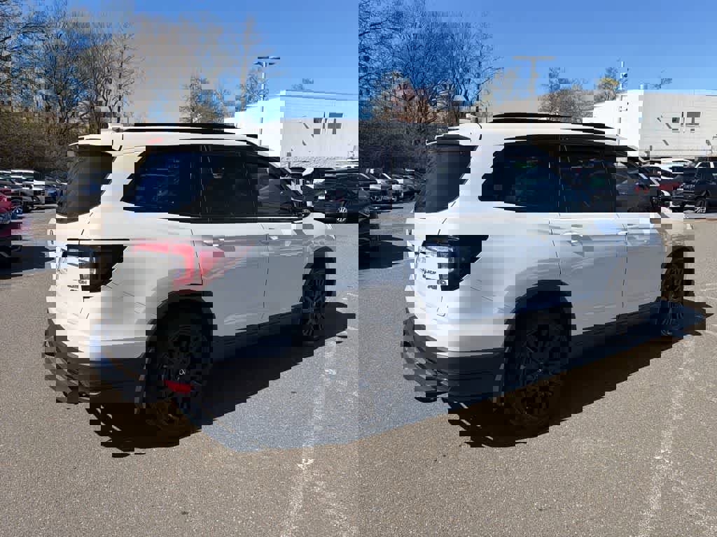 Used 2022 Honda Pilot Black Edition image 9