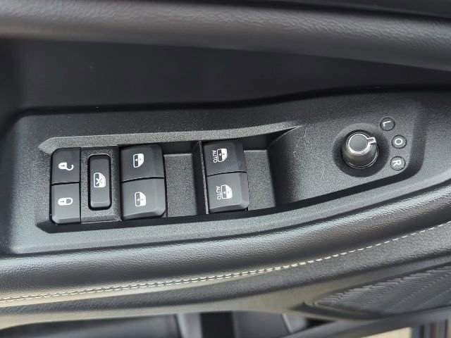 Used 2024 Jeep Grand Cherokee Laredo X image 15